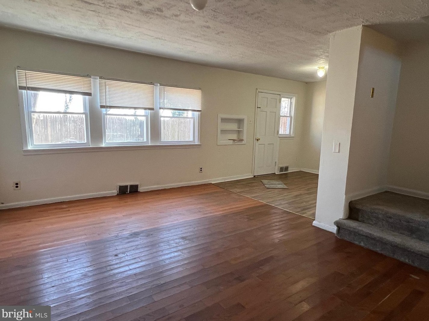 6 Paynter Dr, Wilmington, DE 19809-3412