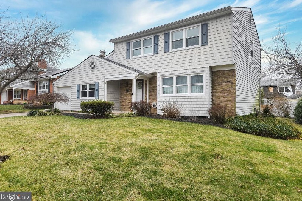 2609 Heritage Farm Dr, Wilmington, DE 19808-3729