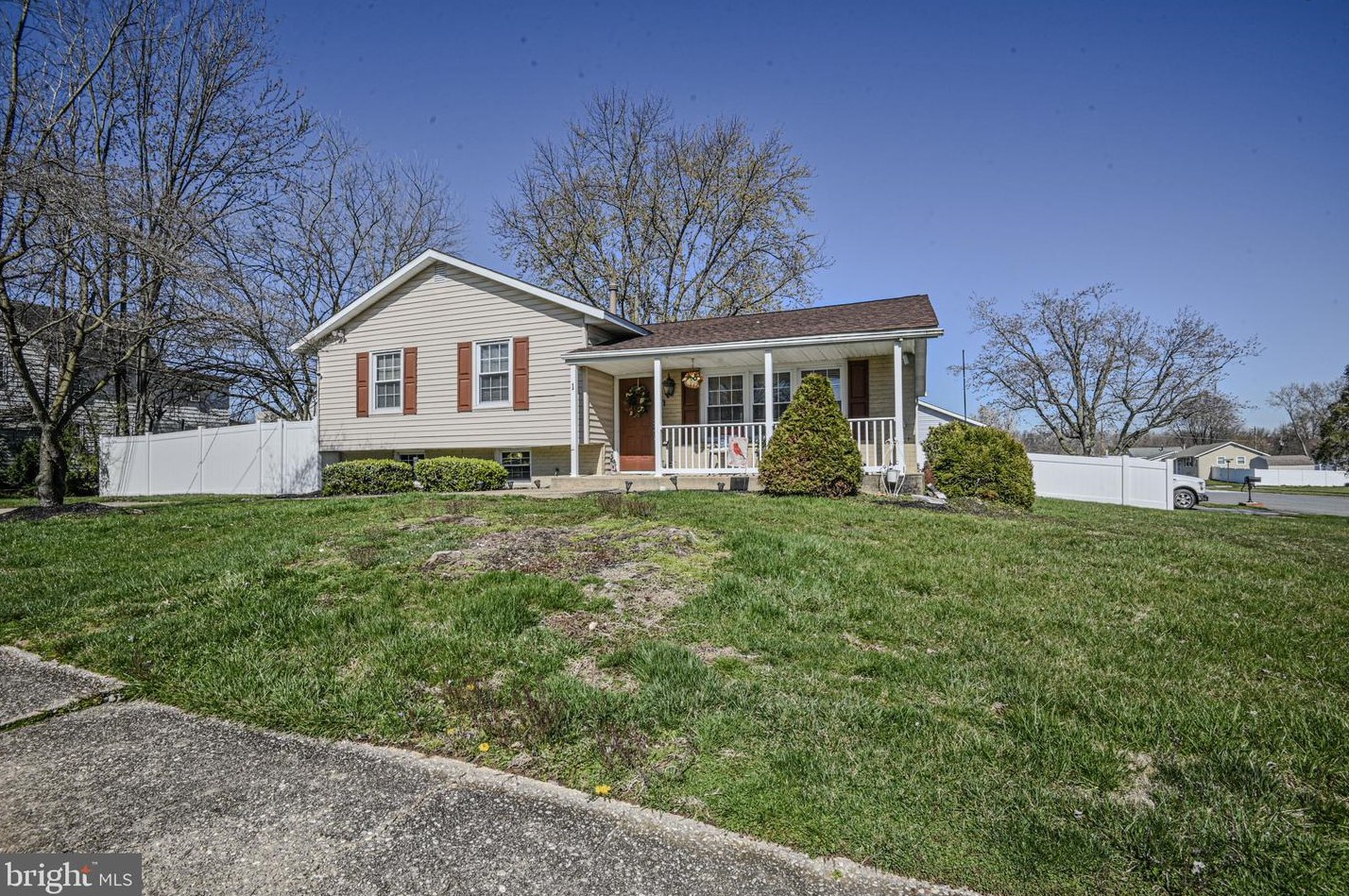 1 Turf Ln, Newark DE  19713-2029 exterior