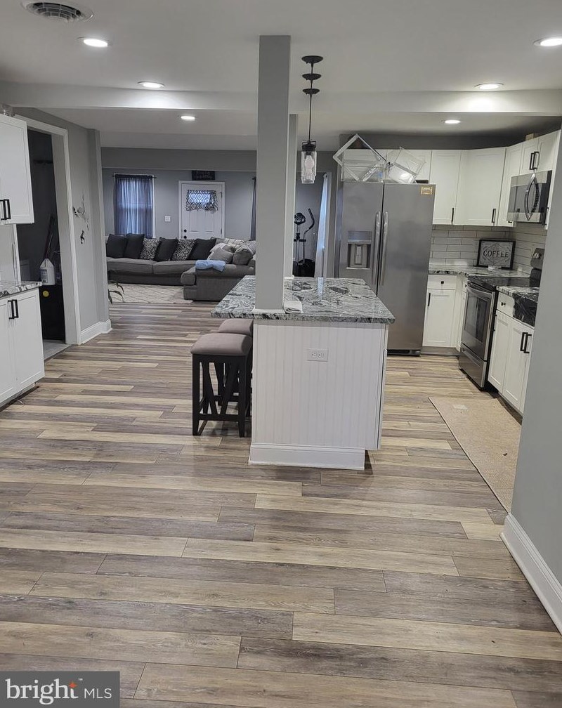 817 Moores Ln, New Castle DE 19720-3480 exterior