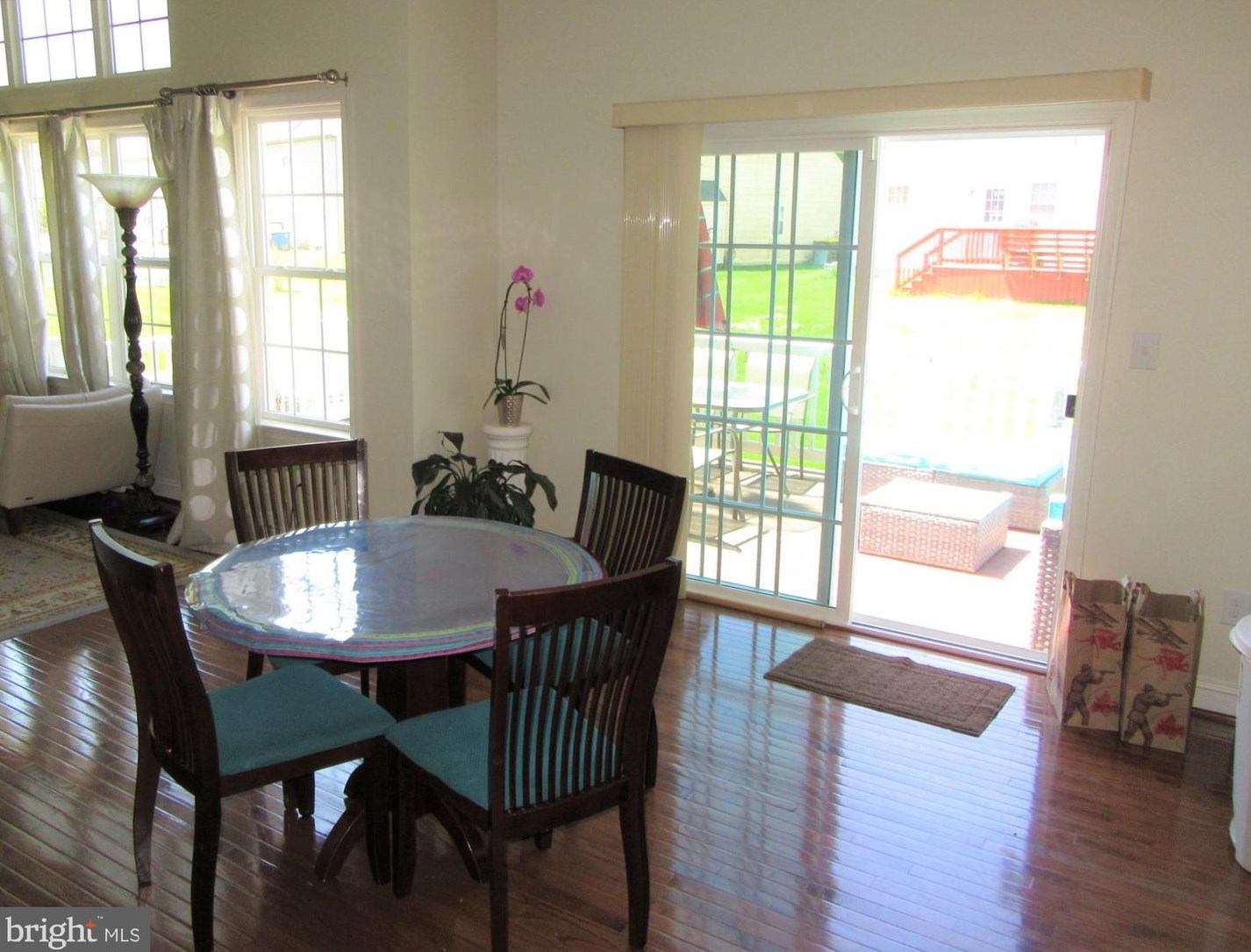 210 Michelle Ct, Newark DE  19702-8424 exterior