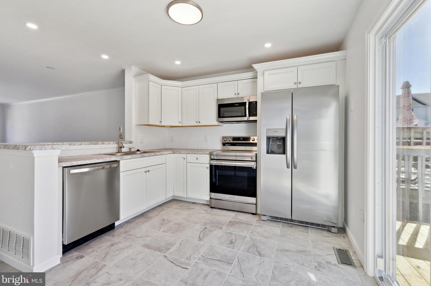 2420 7th St, Wilmington, DE 19805-2819