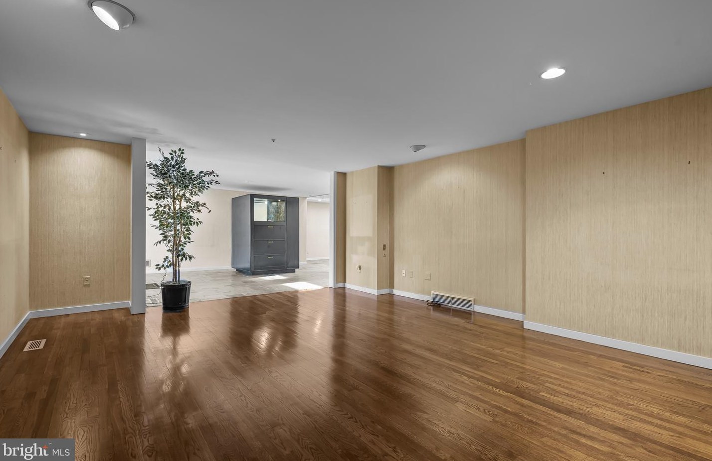 4002 Springfield Ln, Wilmington DE  19807-2251 exterior