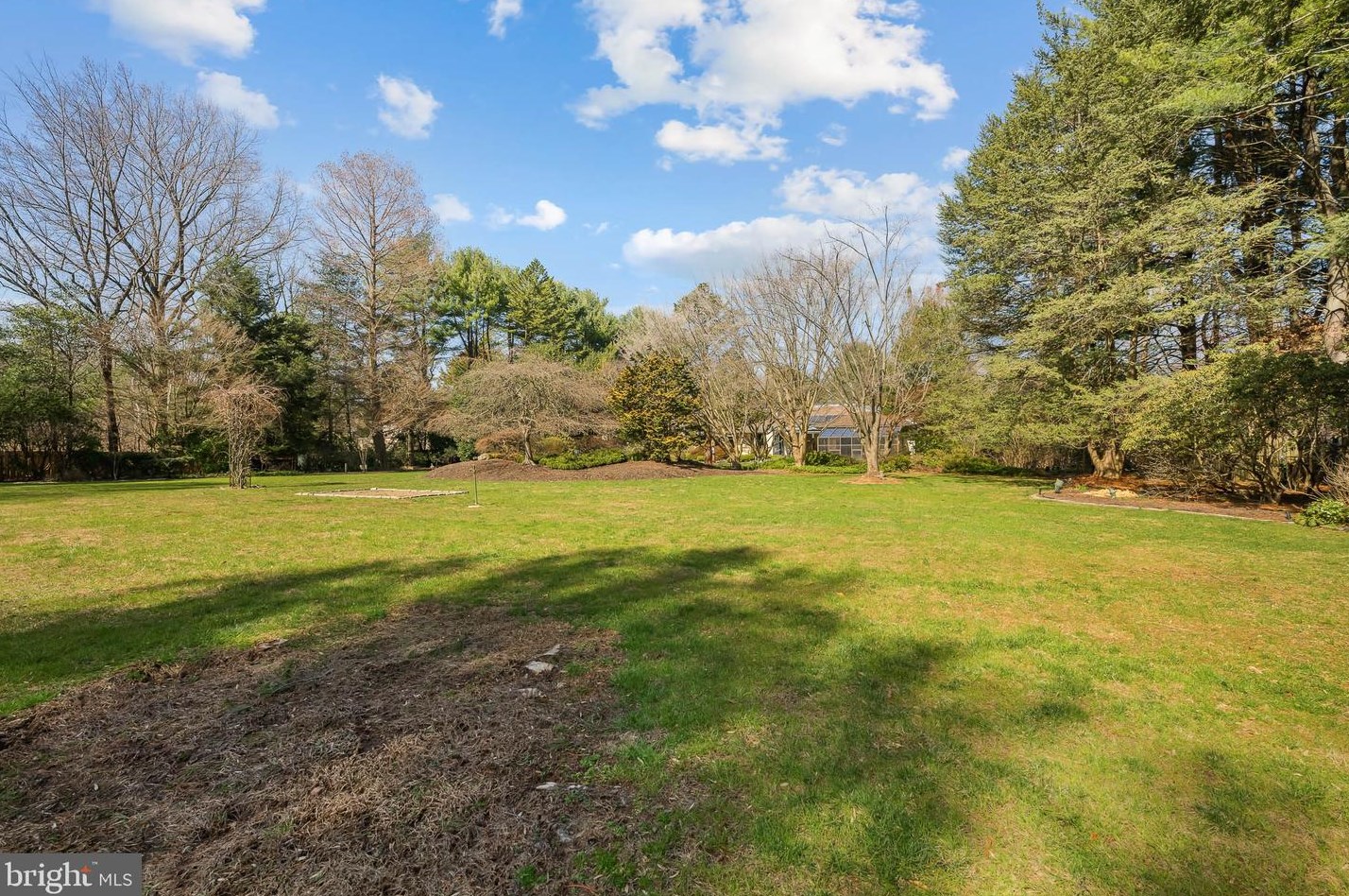 4002 Springfield Ln, Wilmington DE  19807-2251 exterior