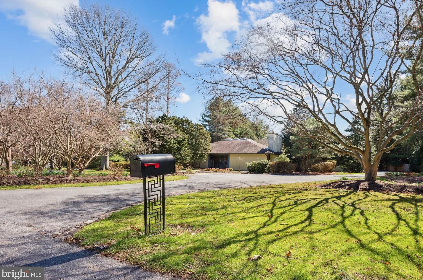4002 Springfield Ln, Wilmington DE  19807-2252 exterior