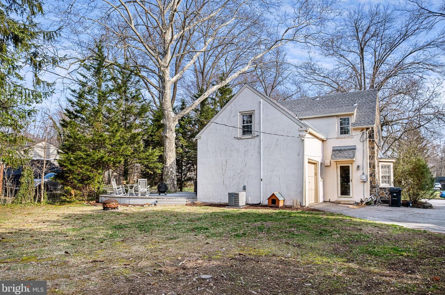 402 Irving Dr, Wilmington DE  19802-1218 exterior