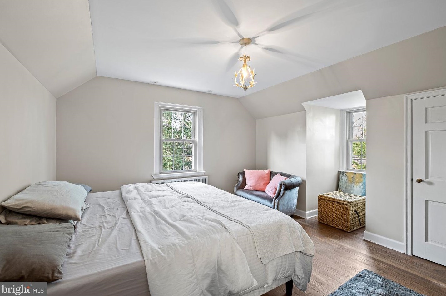 402 Irving Dr, Wilmington DE  19802-1218 exterior