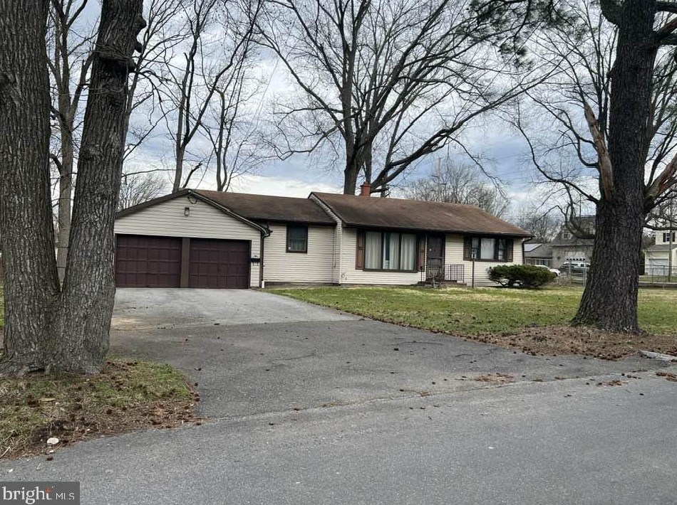 244 Old Churchmans Rd, New Castle, DE 19720-1555