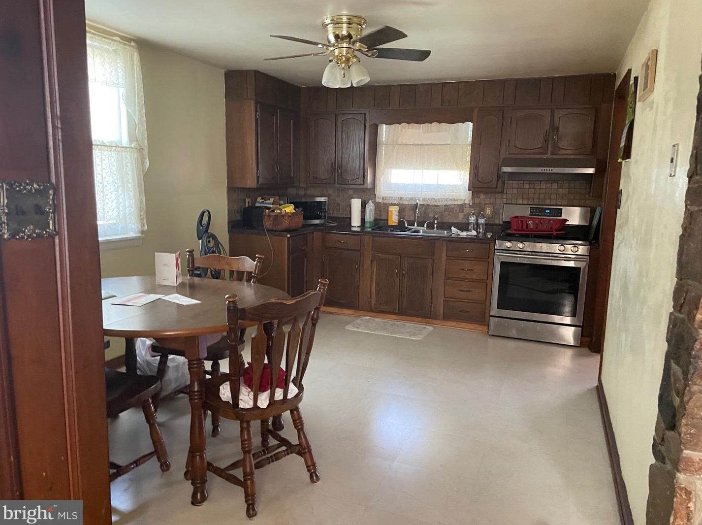 310 Ohio Ave, Wilmington, DE 19805-1138