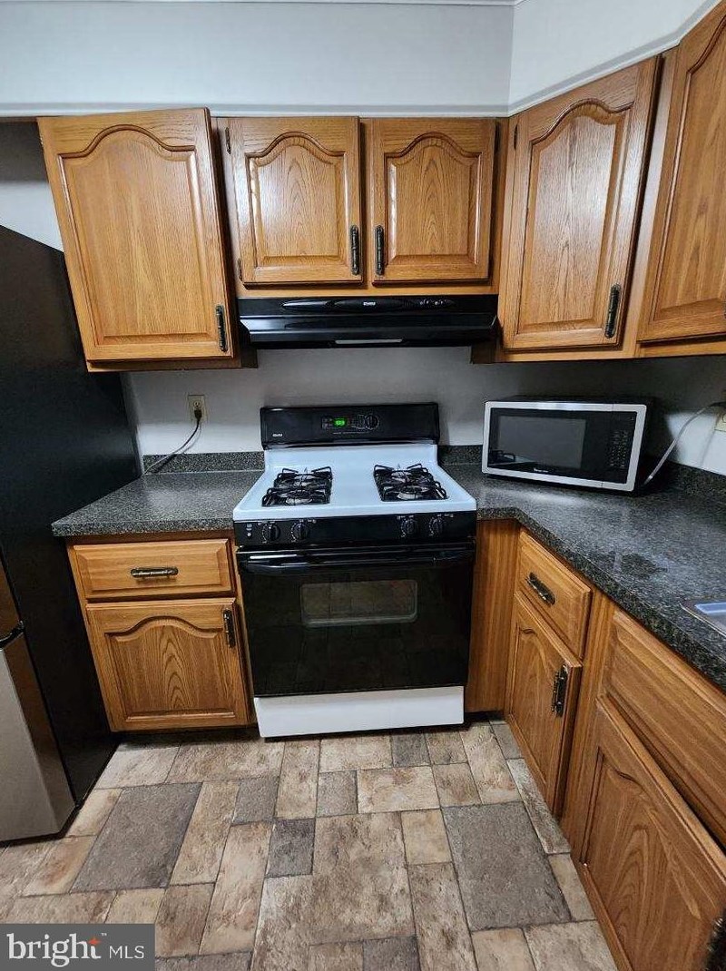 430 New London Rd, Newark DE  19711-7010 exterior