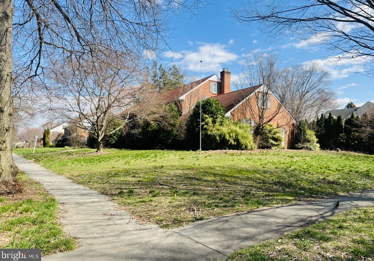 604 Berwick Rd, Wilmington, DE 19803-2204