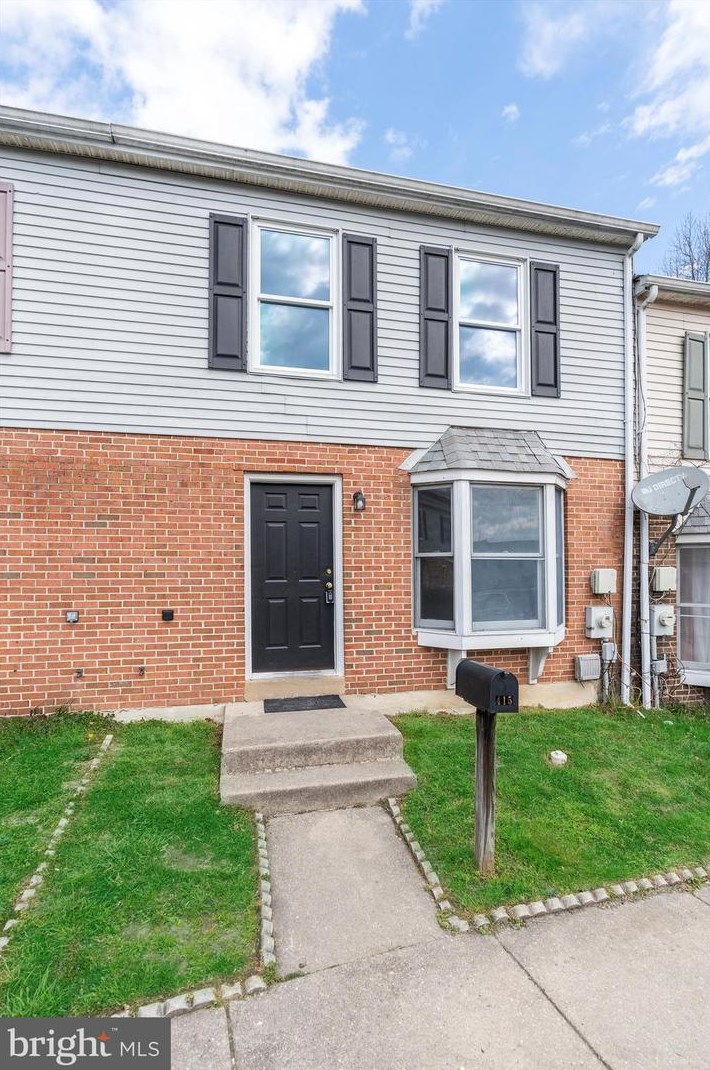 415 Strathaven Ct, Newark, DE 19702-5029