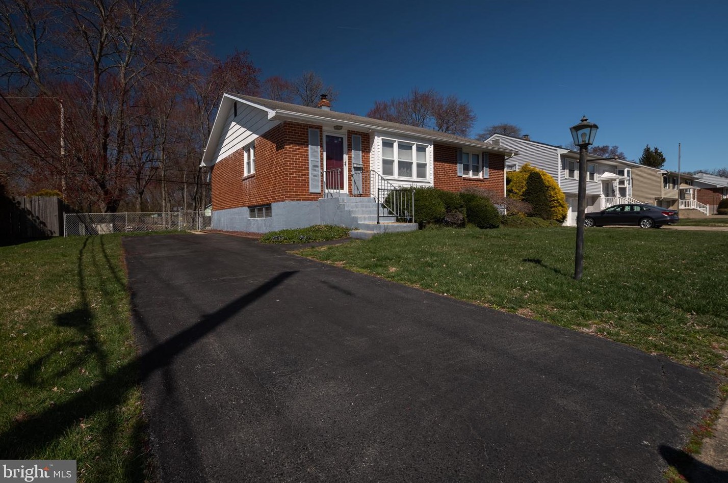 2008 Oak St, Wilmington, DE 19808-4831