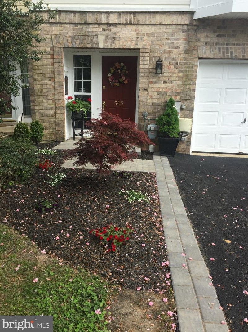 305 Rockmeade Dr, Wilmington, DE 19810