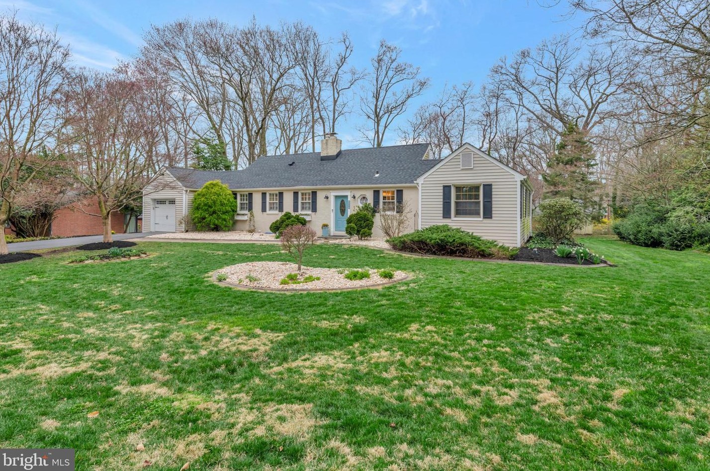 113 Warwick Dr, Wilmington, DE 19803-2620