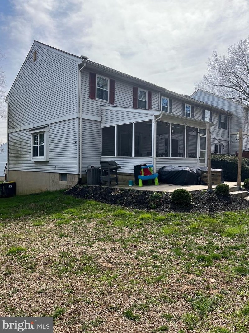 5063 Woodmill Dr, Wilmington, DE 19808-4082