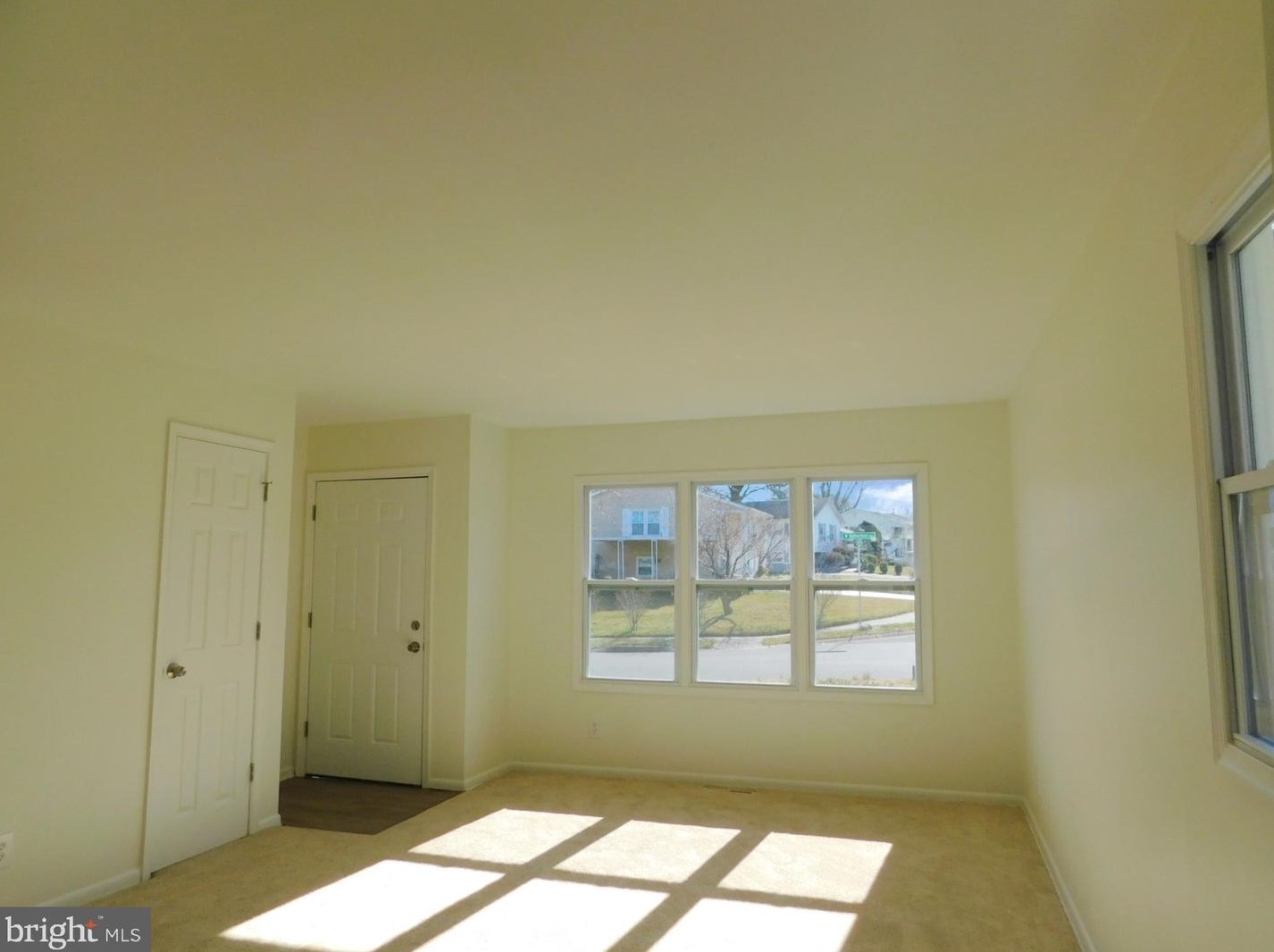 151 Rutherford Dr, Newark DE 19713-2024 exterior