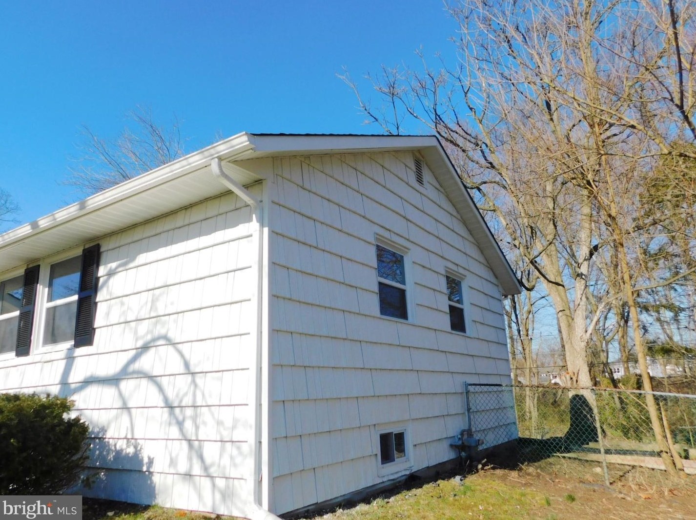 151 Rutherford Dr, Newark DE 19713-2024 exterior