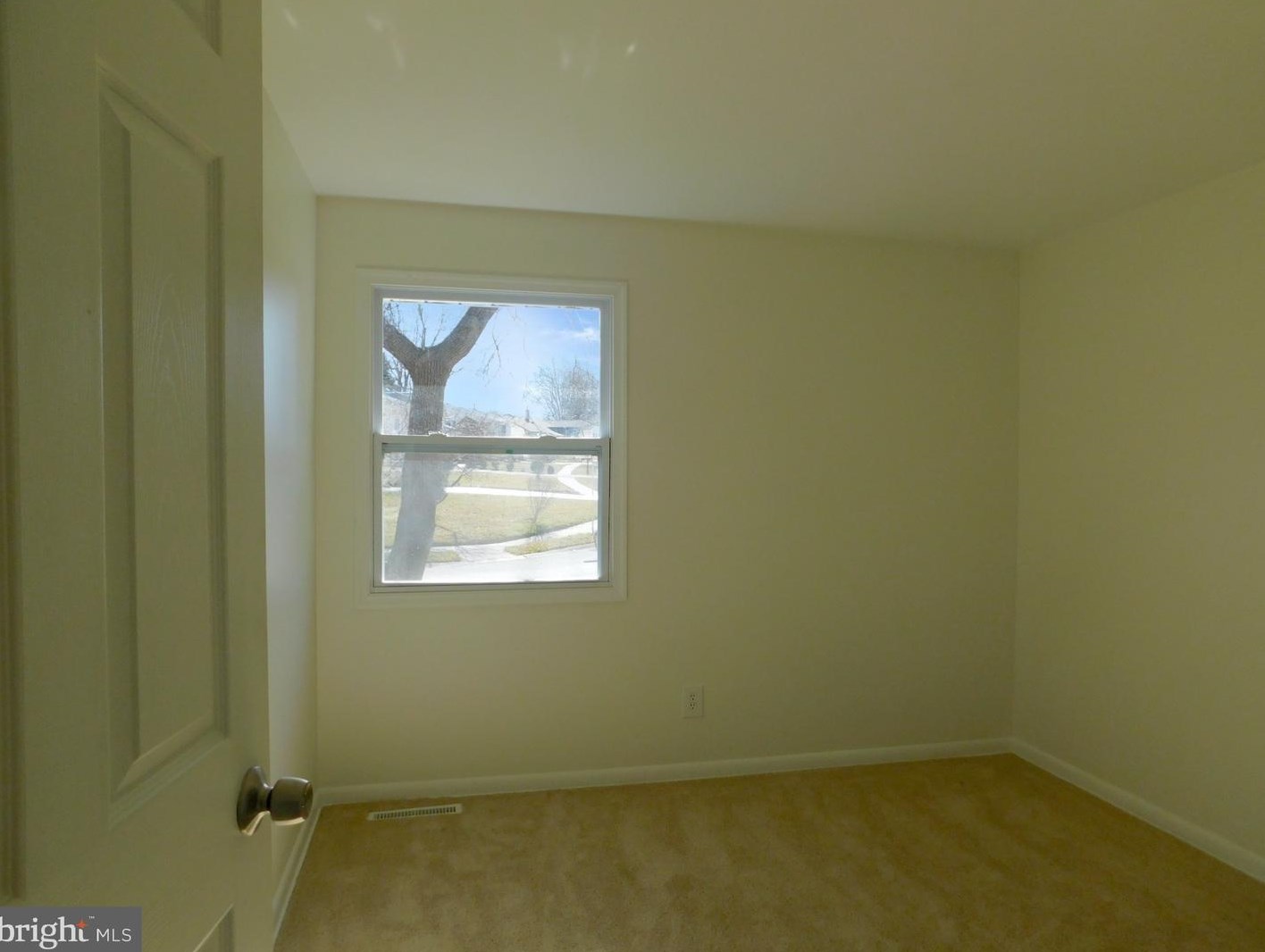 151 Rutherford Dr, Newark DE 19713-2024 exterior