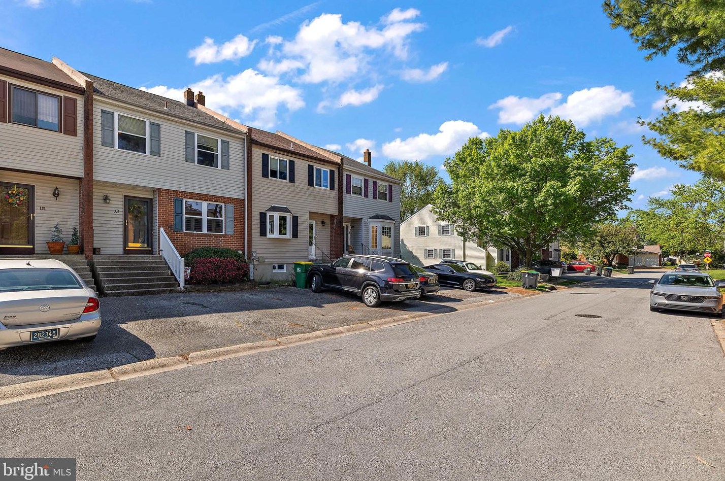 13 Cartier Ct, Newark, DE 19711-5951