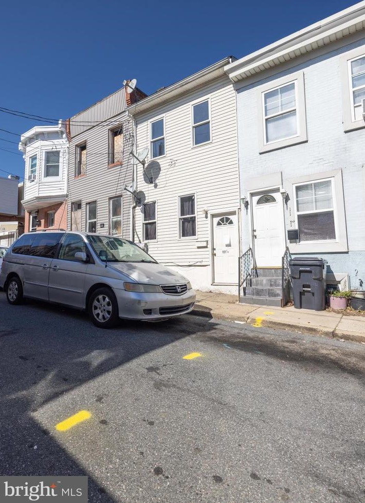 1121 Pleasant St, Wilmington, DE 19805-3652