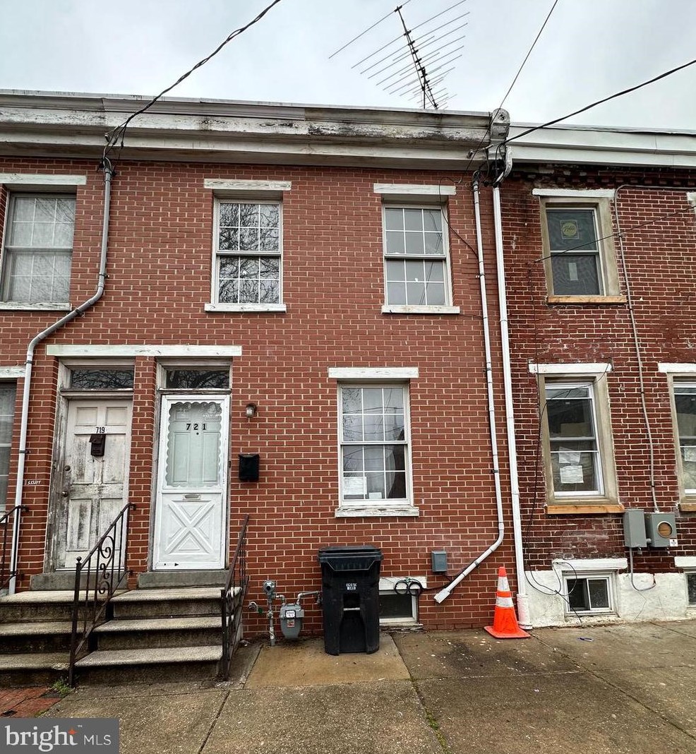 721 6 St, Wilmington DE  19801-2030 exterior