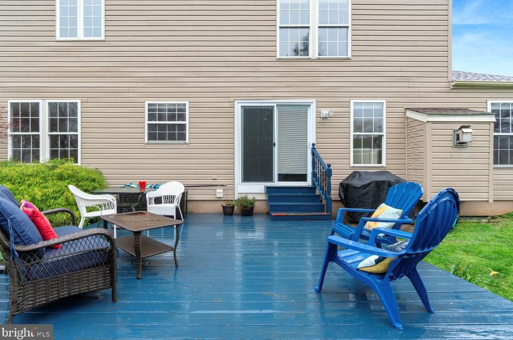 9 Castlegate Ct, Newark DE  19702-2152 exterior