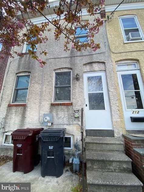 214 Lower Oak St, Wilmington, DE 19805-4828