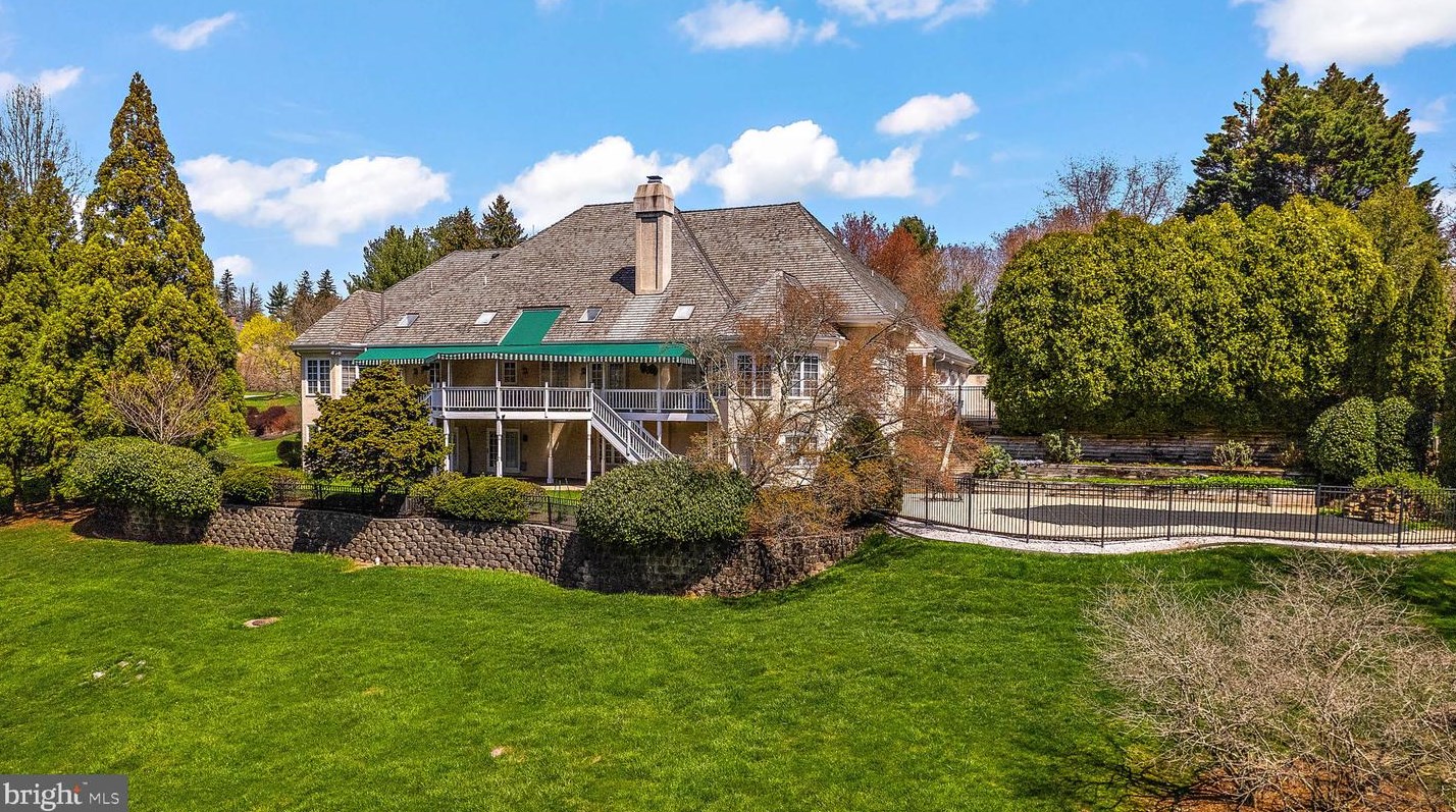 306 Centennial Cir, Wilmington, DE 19807