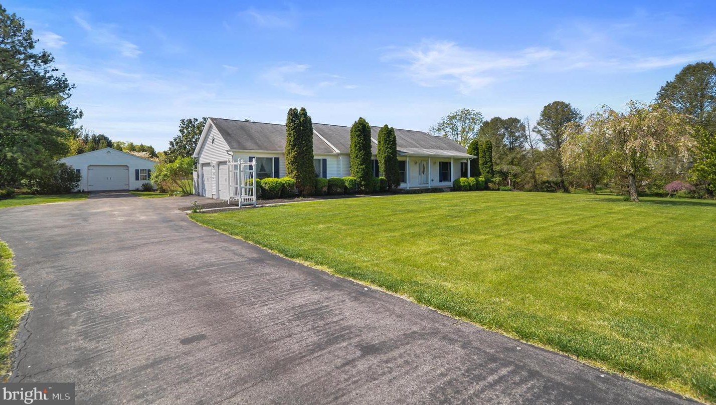 920 Cox Neck Rd, New Castle, DE 19720