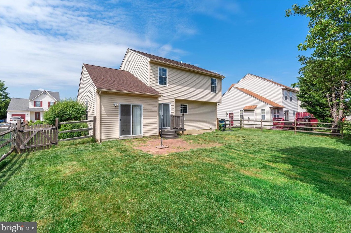 6 E Saxony Dr, New Castle, DE 19720