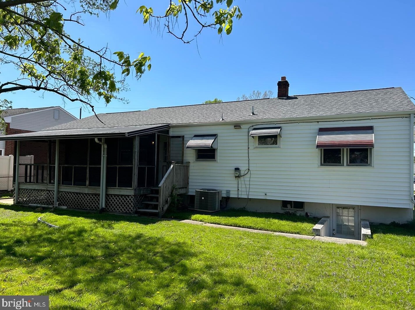 101 Macarthur Dr, Wilmington, DE 19804-3507