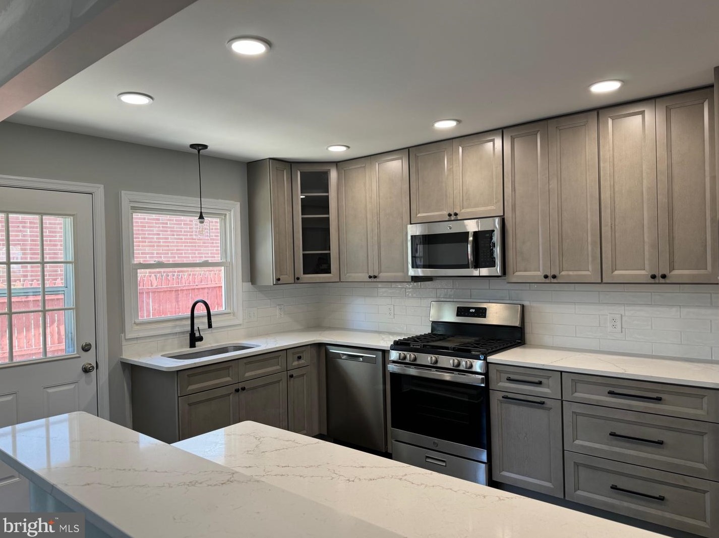 176 Rockrose Dr, Newark, DE 19711