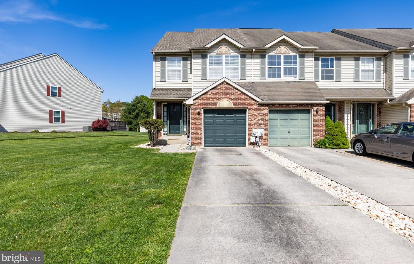 21 Woodcrest Ct, Newark, DE 19702