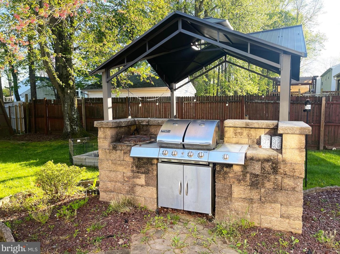 1 Broadleaf Dr, Newark DE 19702-3509 exterior