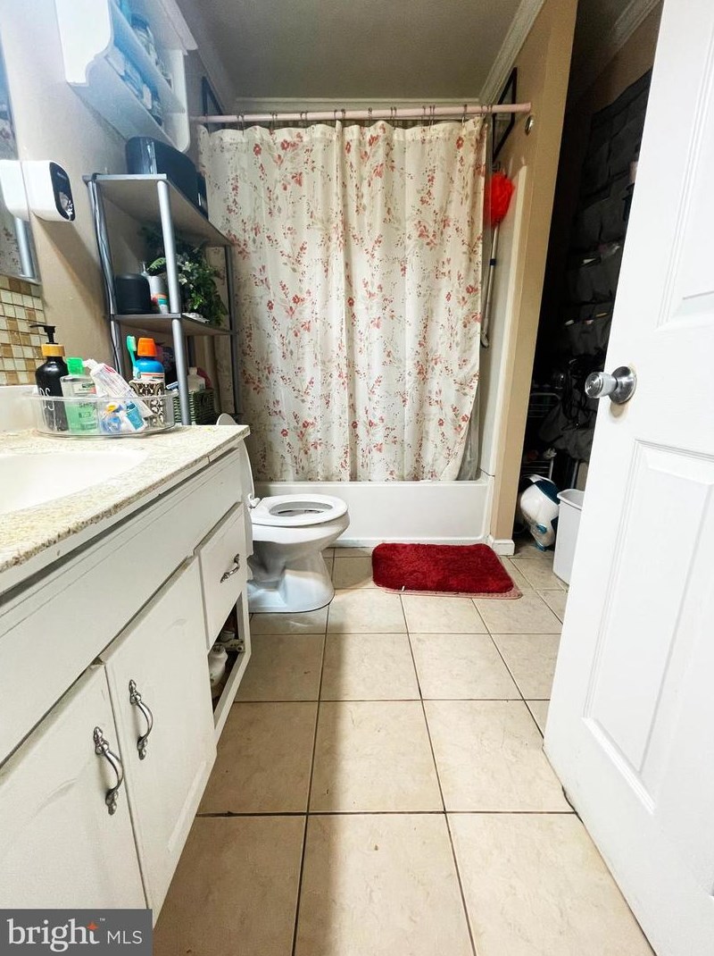 1 Broadleaf Dr, Newark DE 19702-3509 exterior