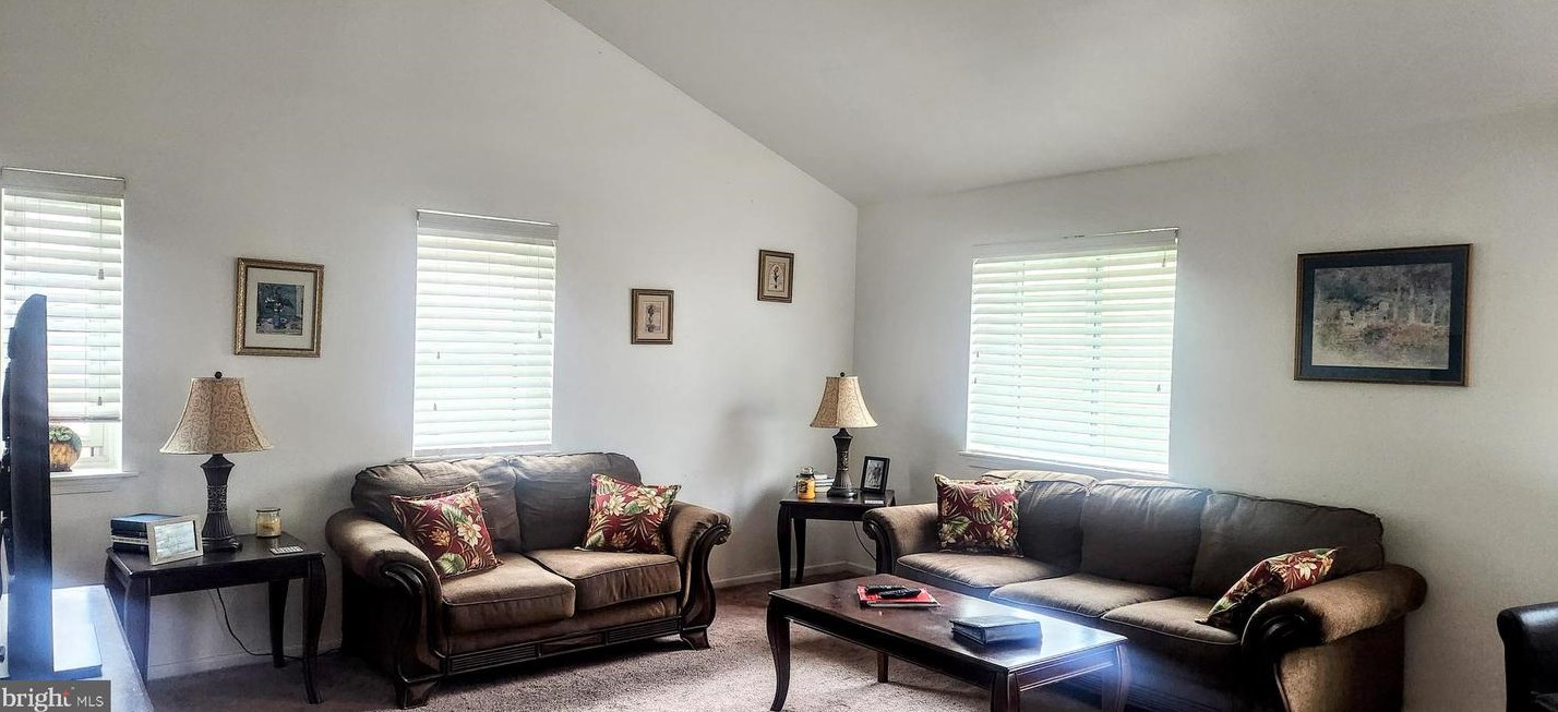 81 Paladin Dr, Wilmington, DE 19802-1715