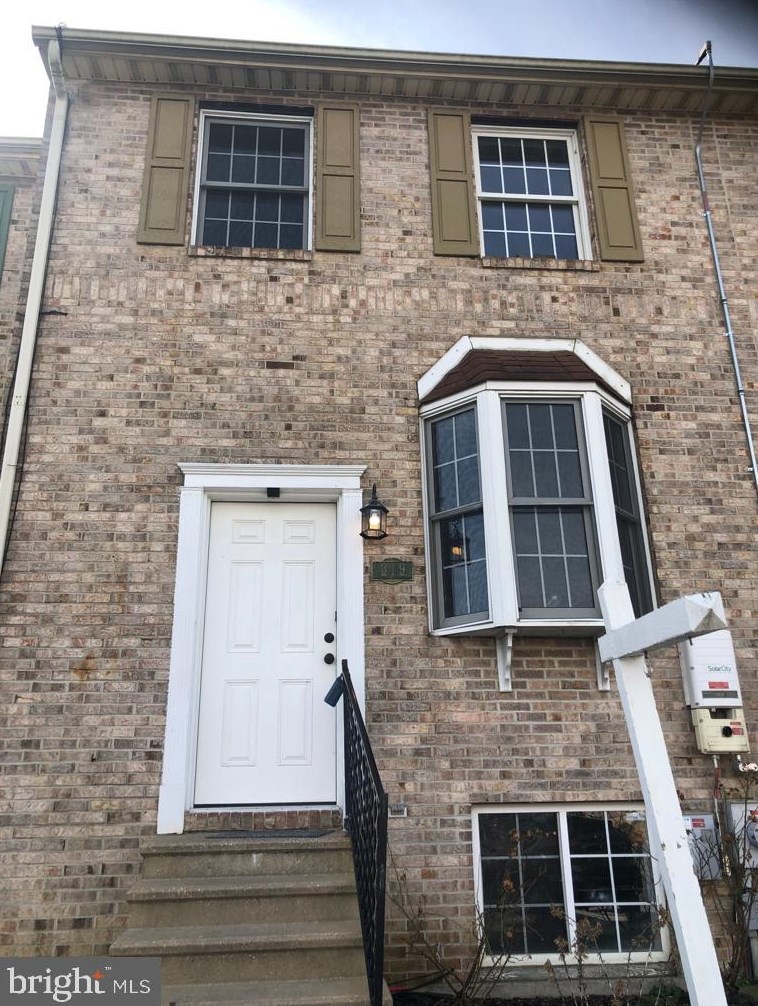 319 Goldsmith Ln, Newark, DE 19702-5929