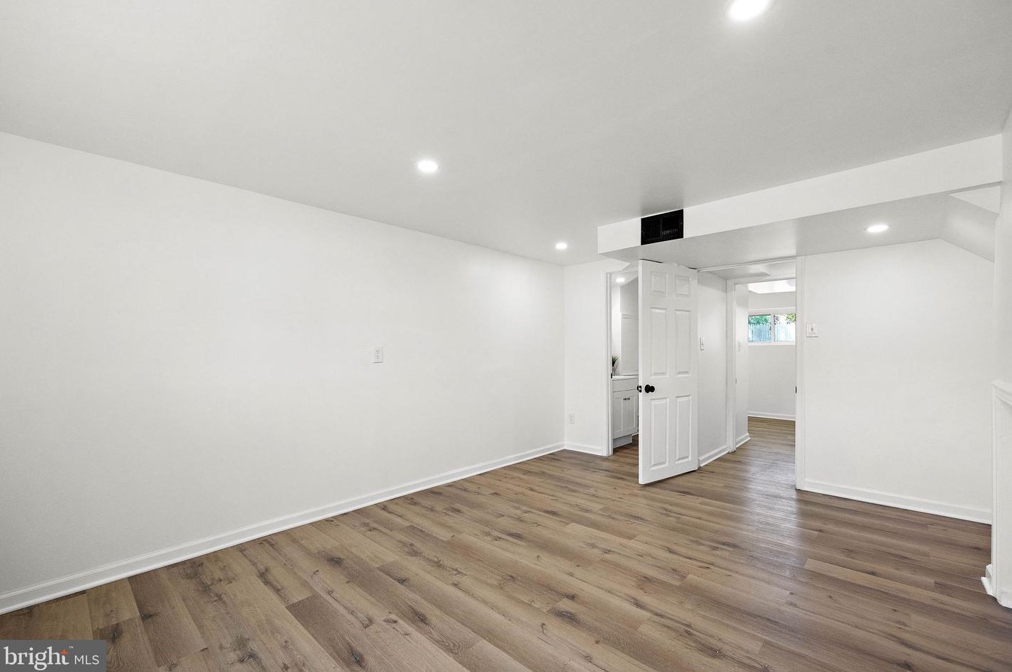 25 Matthews Rd, Newark DE  19713-2554 exterior