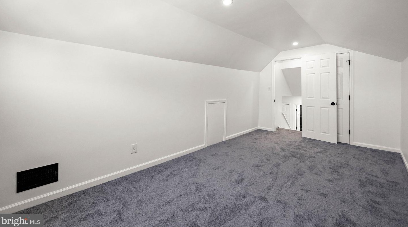 25 Matthews Rd, Newark DE  19713-2554 exterior