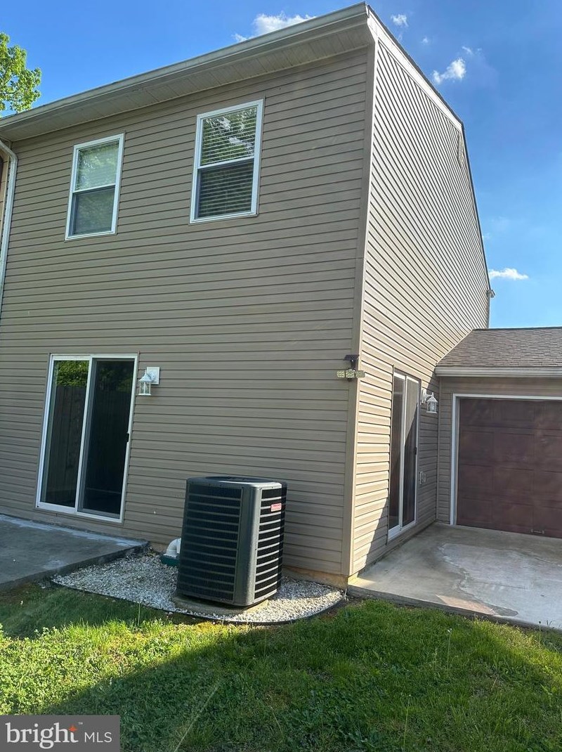 53 Bradley Dr, Newark, DE 19702