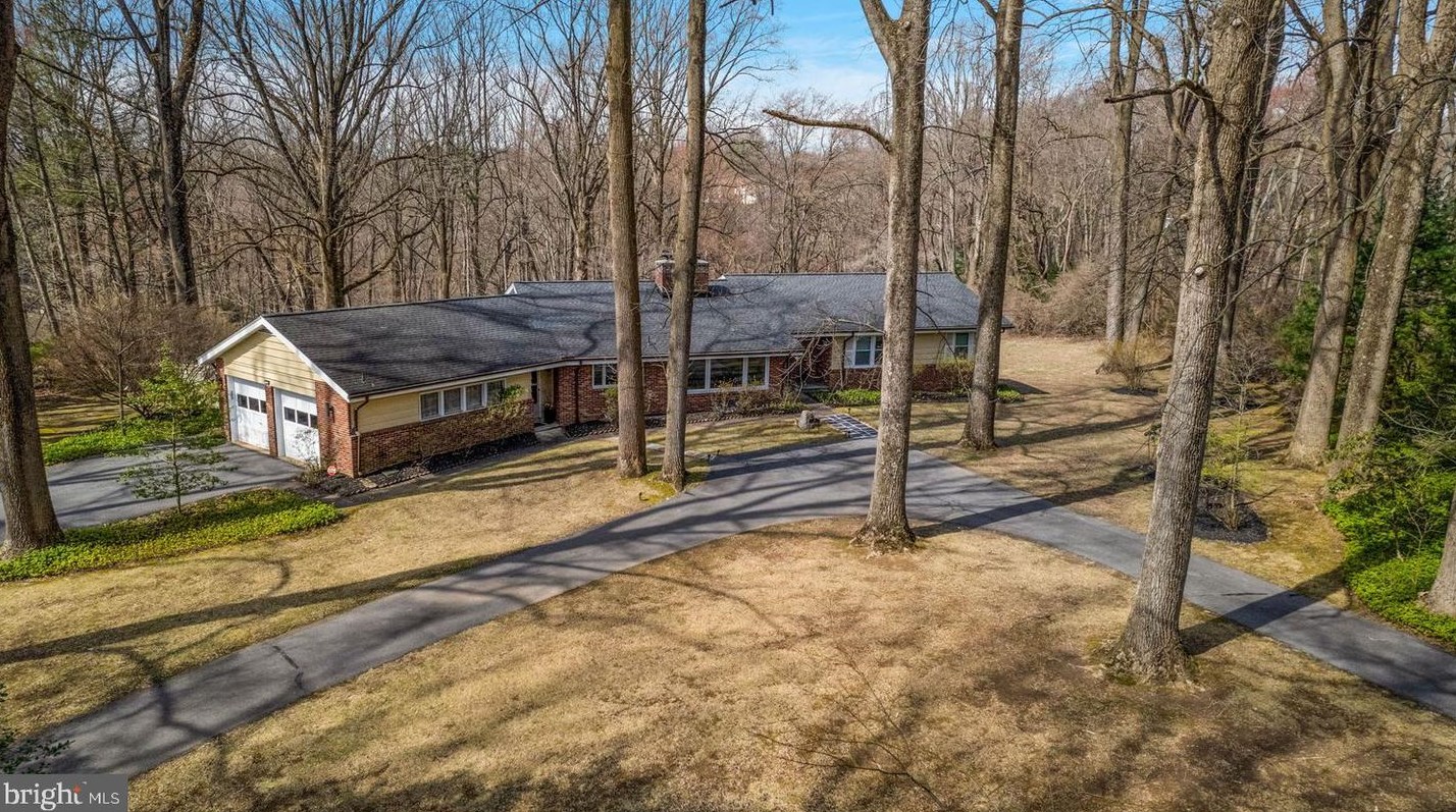 113 Spring Valley Rd, Wilmington, DE 19807-2448