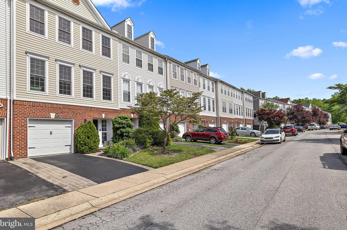 506 E Boxborough Dr, Wilmington, DE 19810