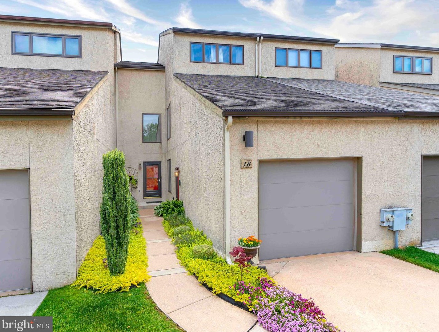 18 Falcon Ct, Wilmington, DE 19808