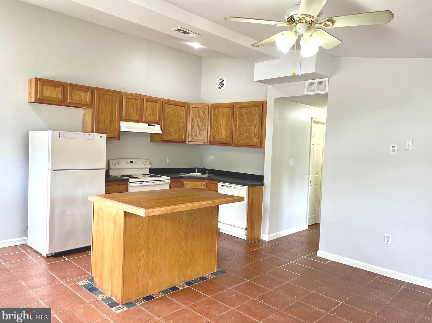 5 Warfel Dr, Delaware City, DE 19706