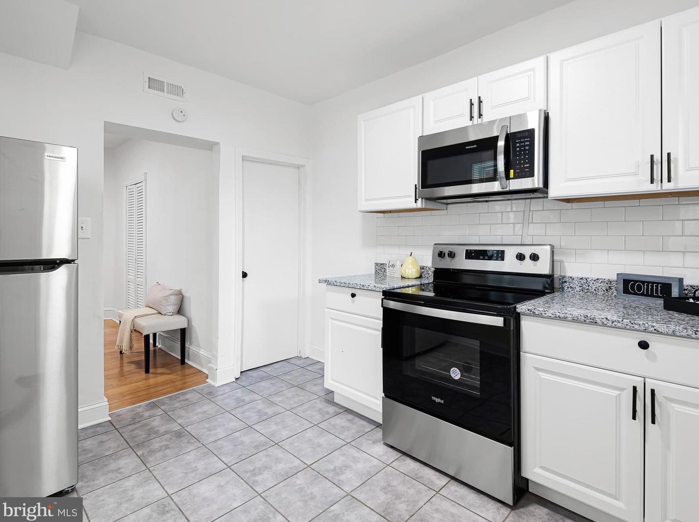 307 24th St, Wilmington DE  19802-4135 exterior