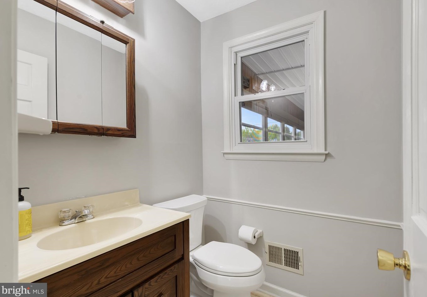 49 Cordele Rd, Newark DE 19711-5610 exterior