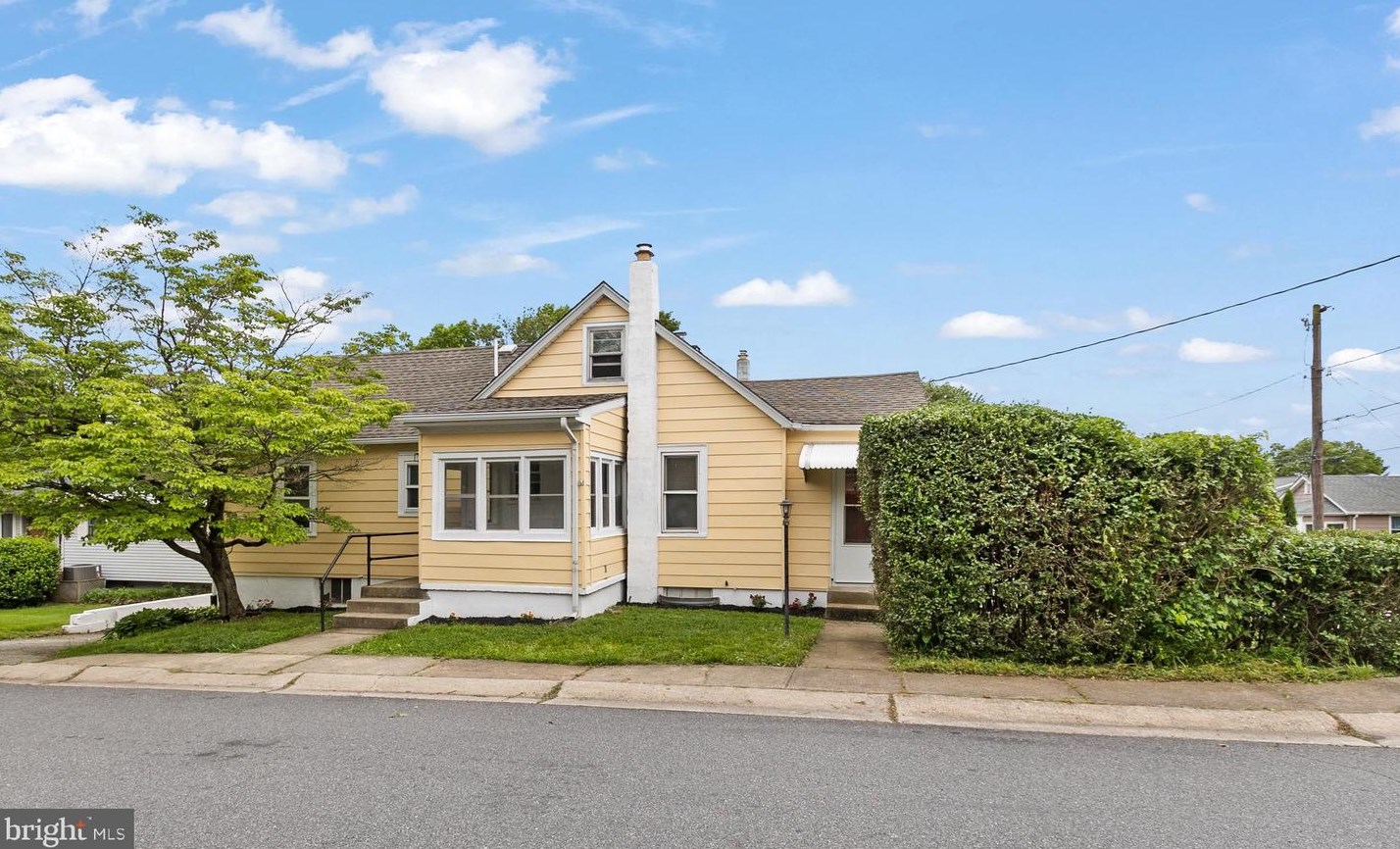 6 Smyrna Ave, Wilmington, DE 19809-1260