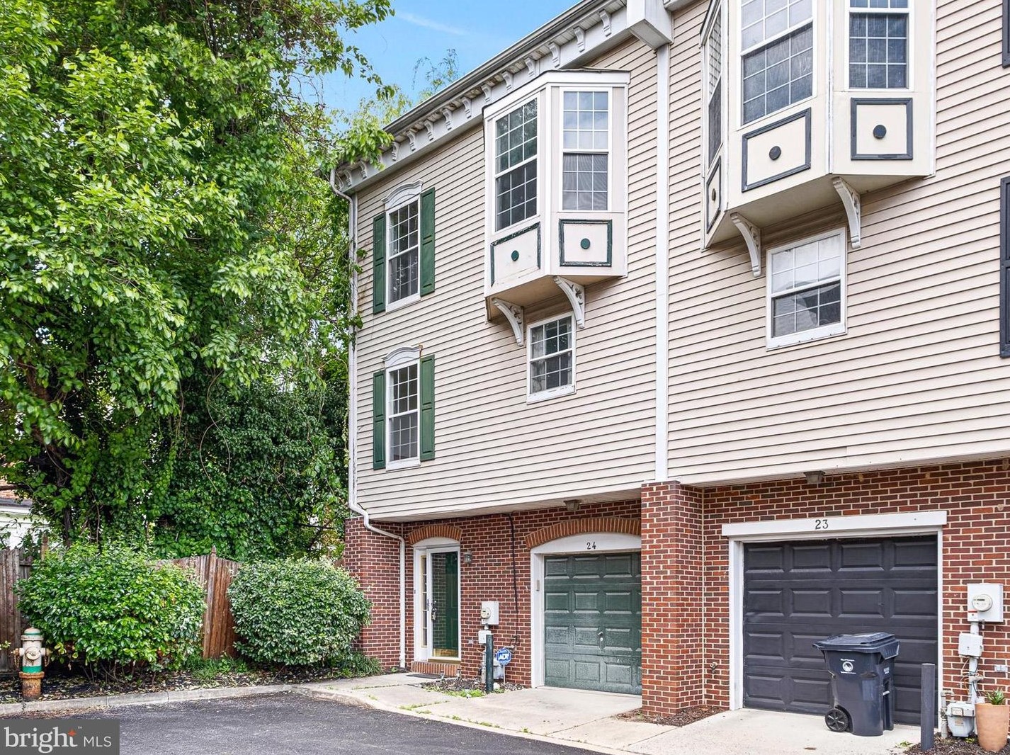 24 Mccaulley Ct, Wilmington, DE 19801-4040