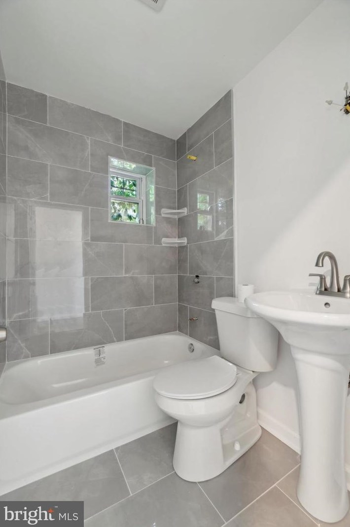 233 Dupont St, Wilmington DE  19805-3555 exterior